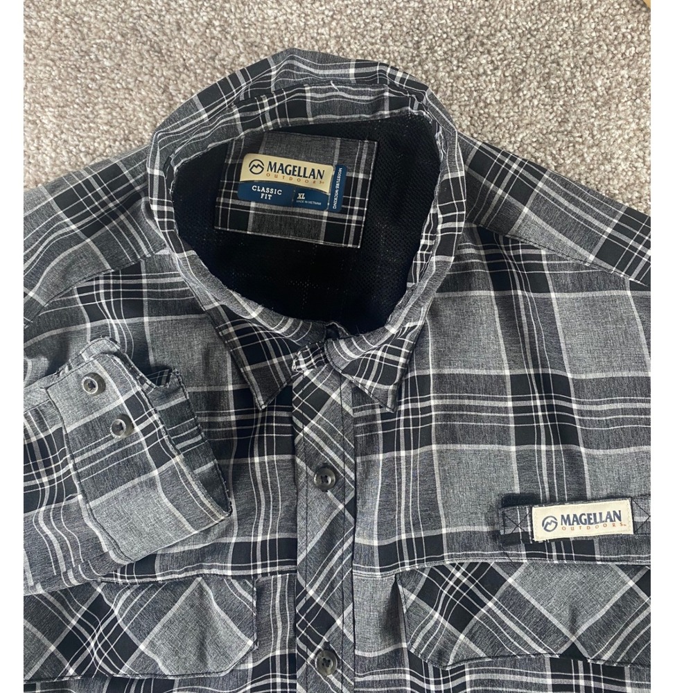 Magellan Outdoors Men XL Gray Black Buffalo Plaid Fishing Shirt Classic Fit Camp